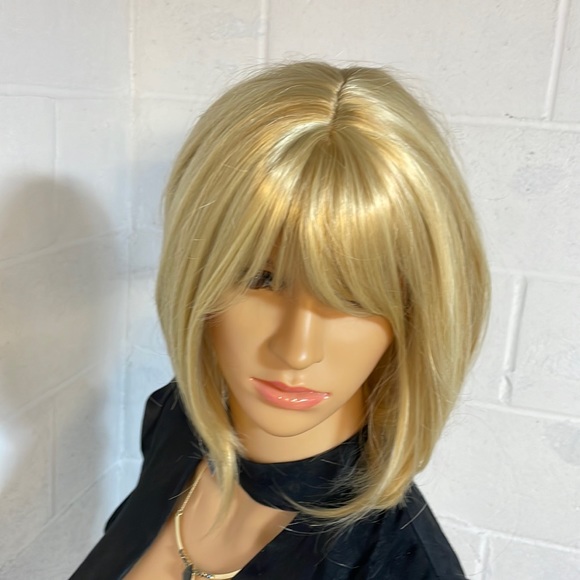 NWT 12” golden blonde w strawberry blonde highlights bangs bob straight wig chin - Picture 8 of 16